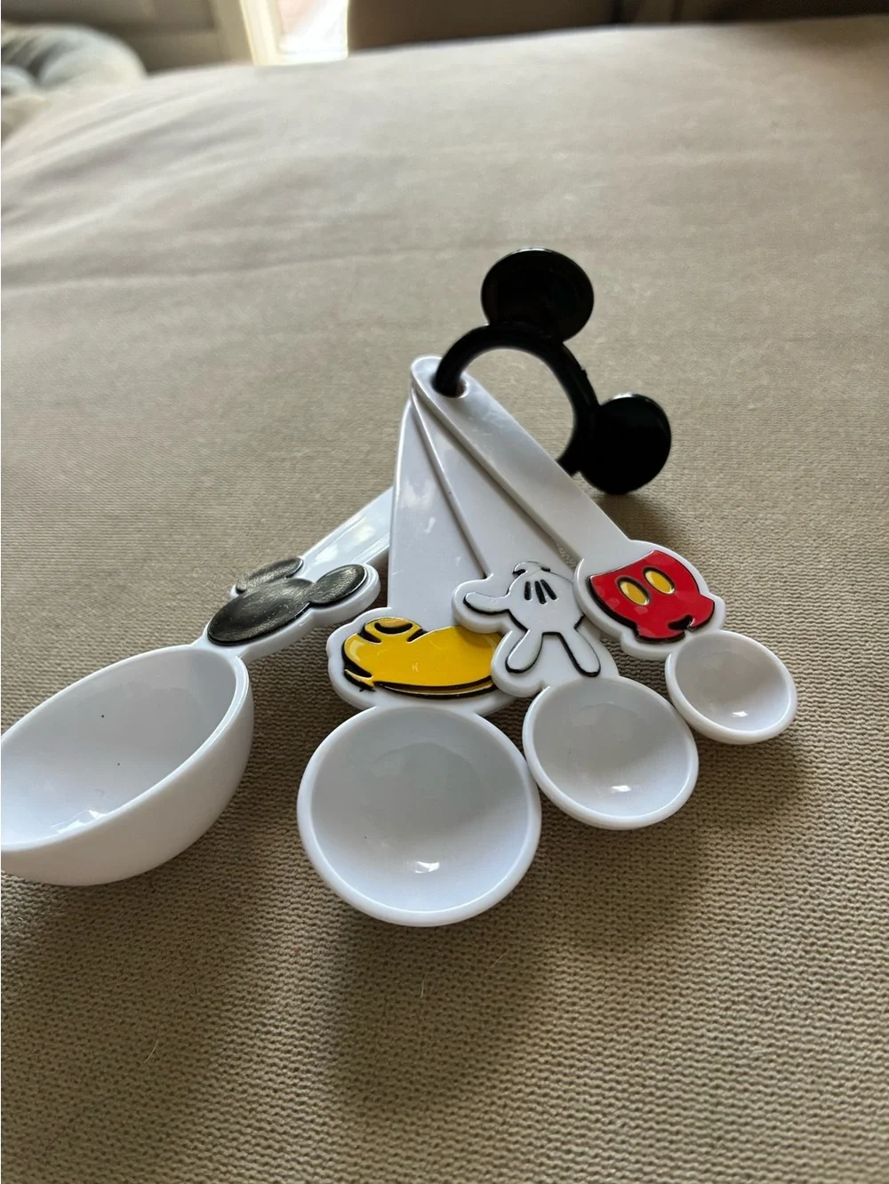 Vintage 1980s Disney Mickey Mouse White Measuring Spoon Set